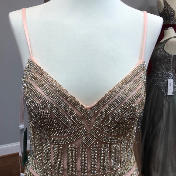 ⭐️SOLD⭐️ Pink special occasion dress - Picture 2 of 7